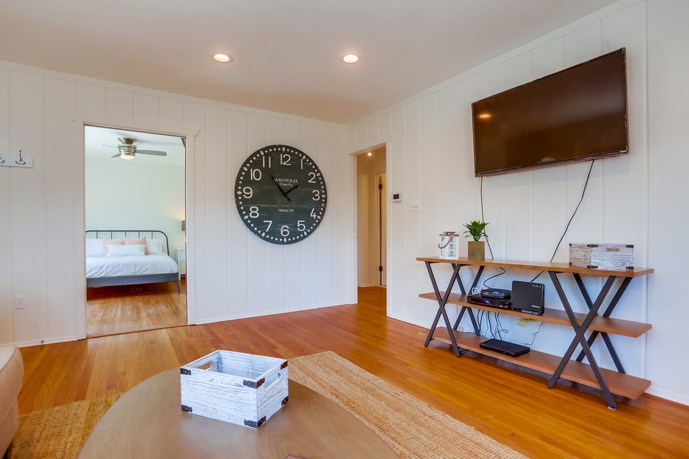Virtual tour photo 11 of 29 for 853 Opal St