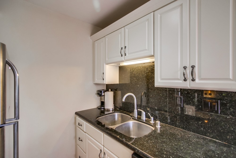 Virtual tour photo 18 of 32 for 853 Thomas Ave #1