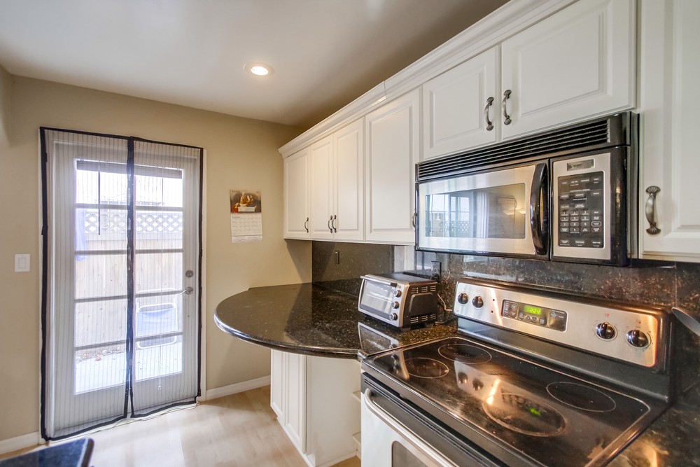 Virtual tour photo 20 of 32 for 853 Thomas Ave #1