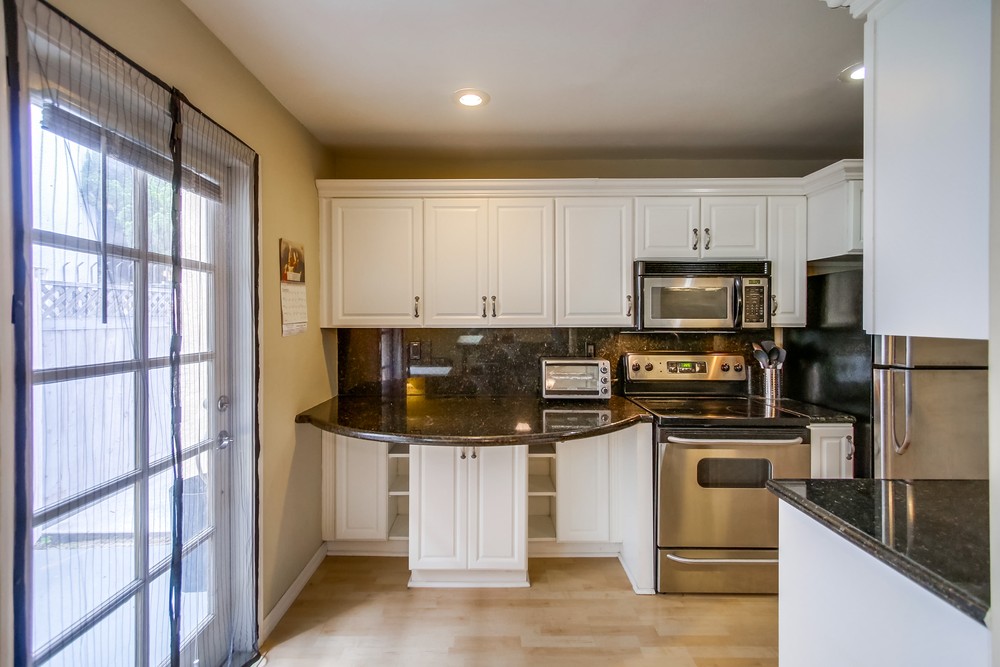 Virtual tour photo 21 of 32 for 853 Thomas Ave #1