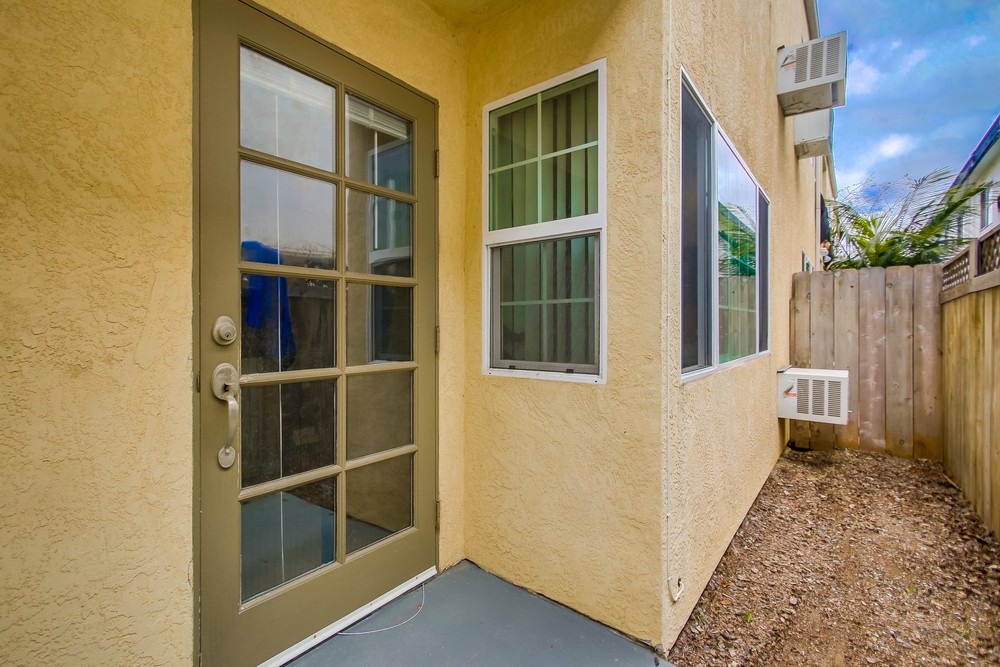 Virtual tour photo 28 of 32 for 853 Thomas Ave #1
