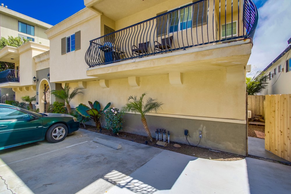 Virtual tour photo 30 of 32 for 853 Thomas Ave #1