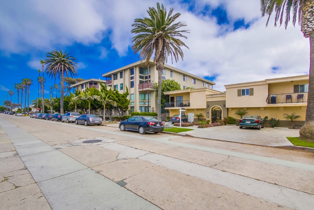 Virtual tour photo 32 of 32 for 853 Thomas Ave #1