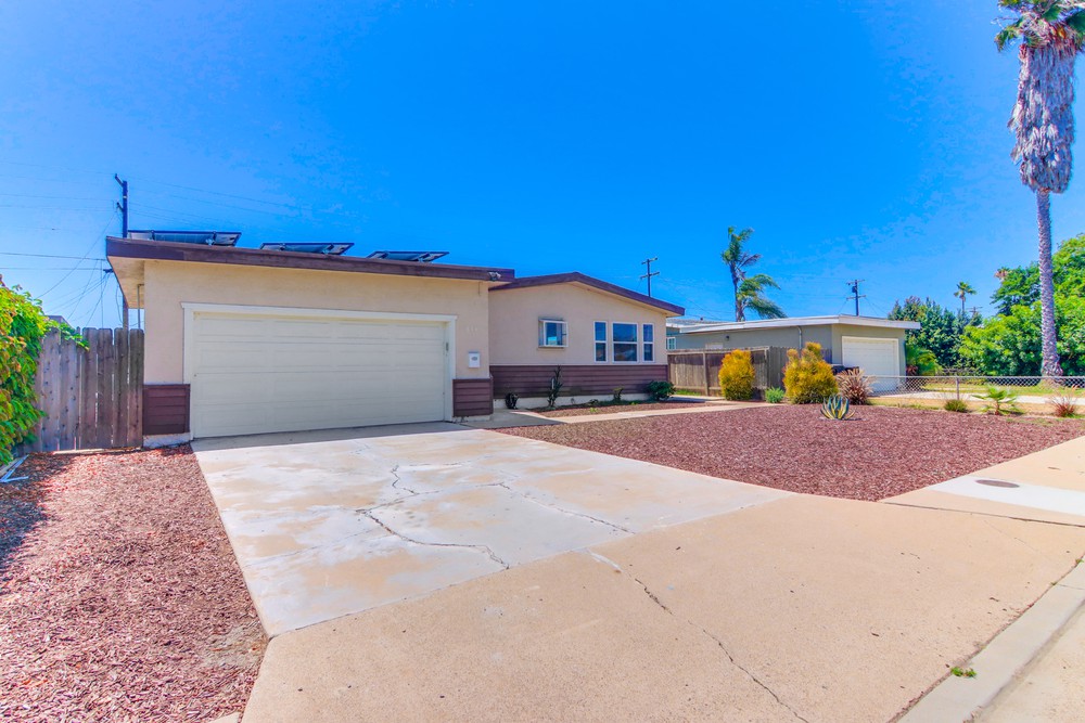 Virtual tour photo 3 of 41 for 854 Harwood St