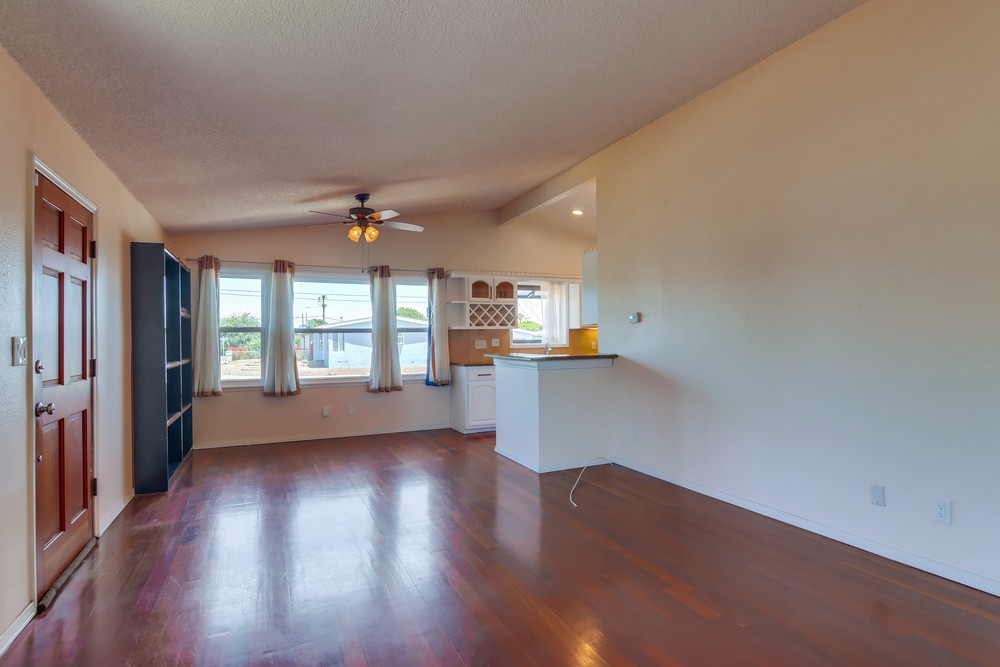Virtual tour photo 6 of 41 for 854 Harwood St