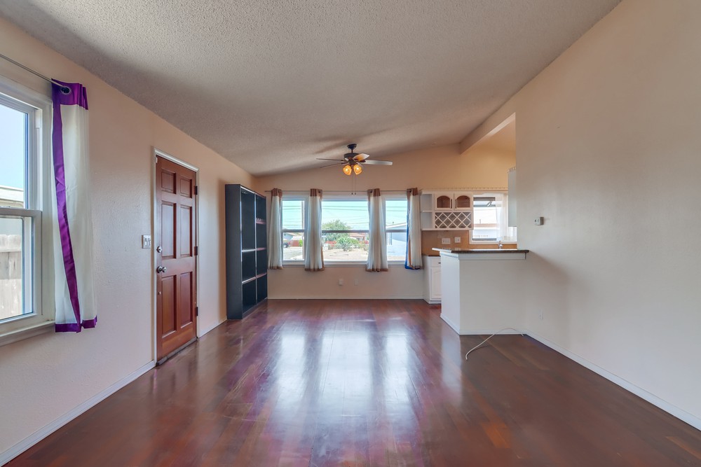 Virtual tour photo 7 of 41 for 854 Harwood St