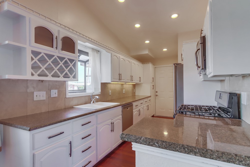 Virtual tour photo 14 of 41 for 854 Harwood St