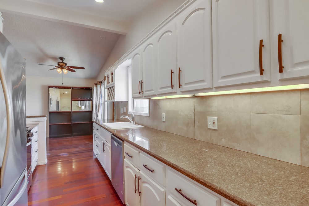 Virtual tour photo 18 of 41 for 854 Harwood St