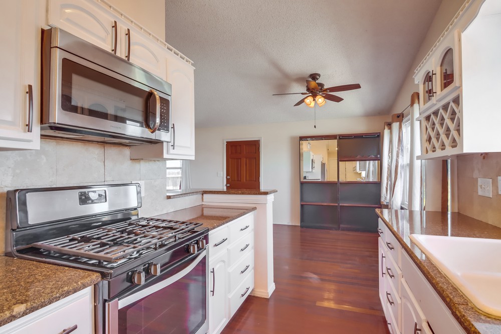 Virtual tour photo 19 of 41 for 854 Harwood St