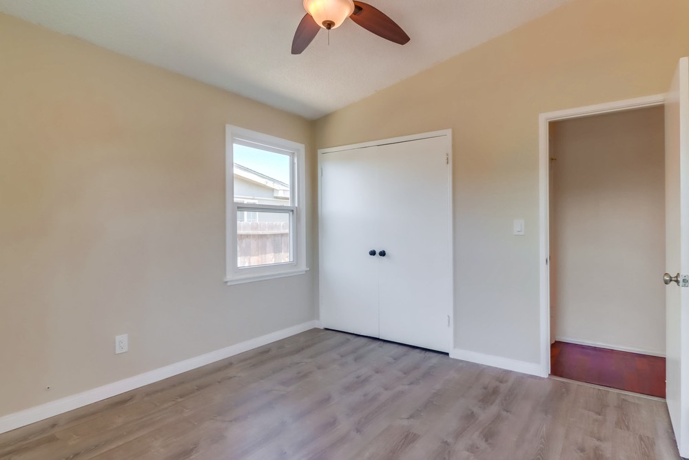 Virtual tour photo 23 of 41 for 854 Harwood St