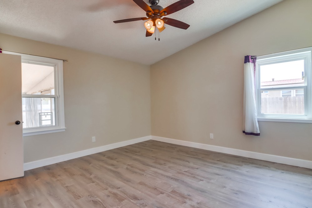 Virtual tour photo 24 of 41 for 854 Harwood St