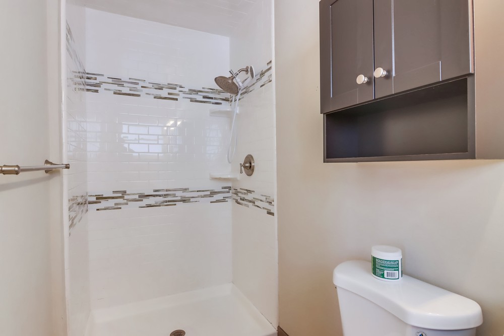 Virtual tour photo 27 of 41 for 854 Harwood St