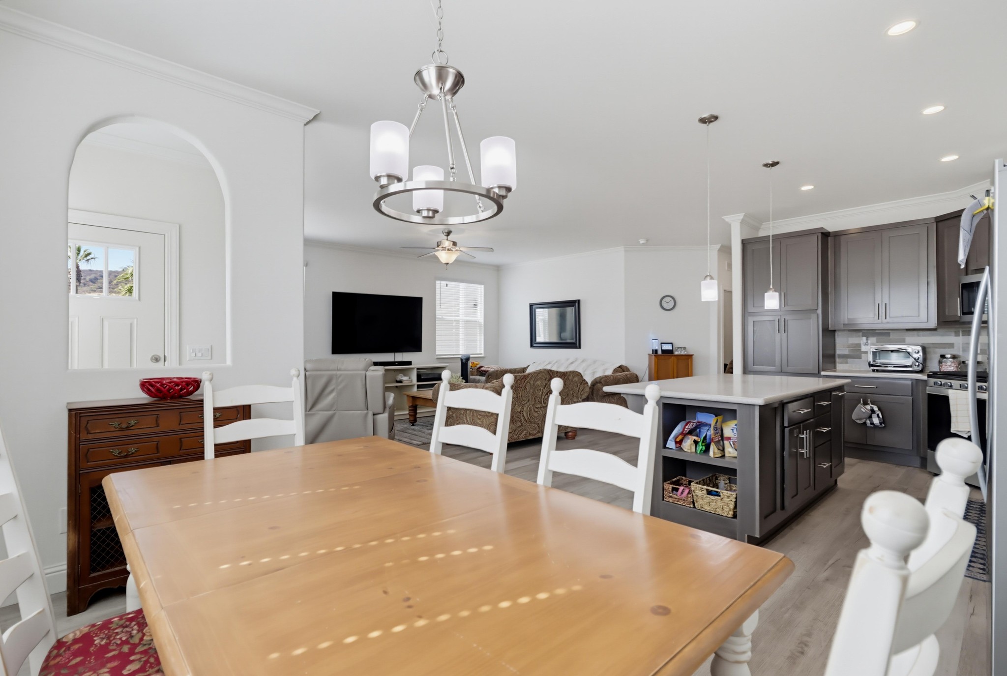 Virtual tour photo 14 of 39 for 8545 Mission Gorge Rd