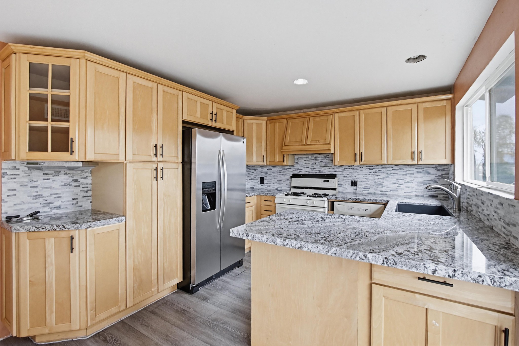 Virtual tour photo 14 of 38 for 8549 De Vos Dr