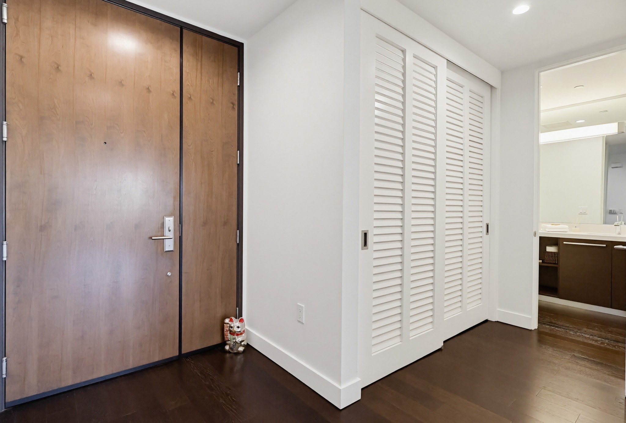 Virtual tour photo 19 of 54 for 855 Croft Ave #302