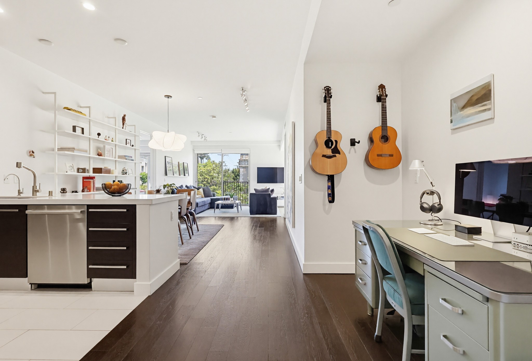 Virtual tour photo 25 of 54 for 855 Croft Ave #302