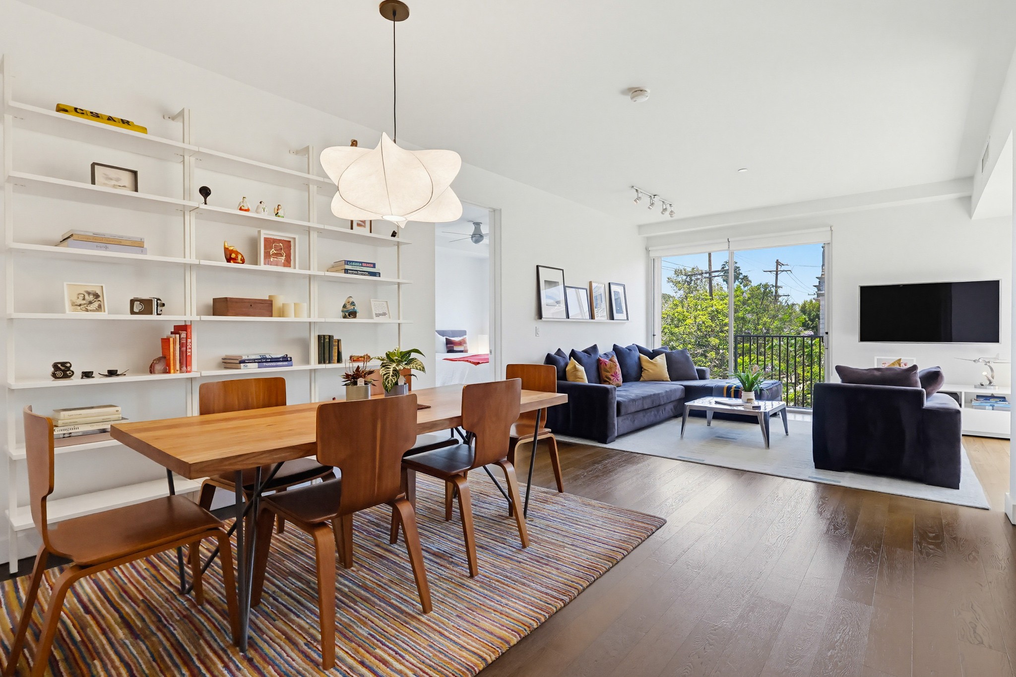 Virtual tour photo 3 of 54 for 855 Croft Ave #302