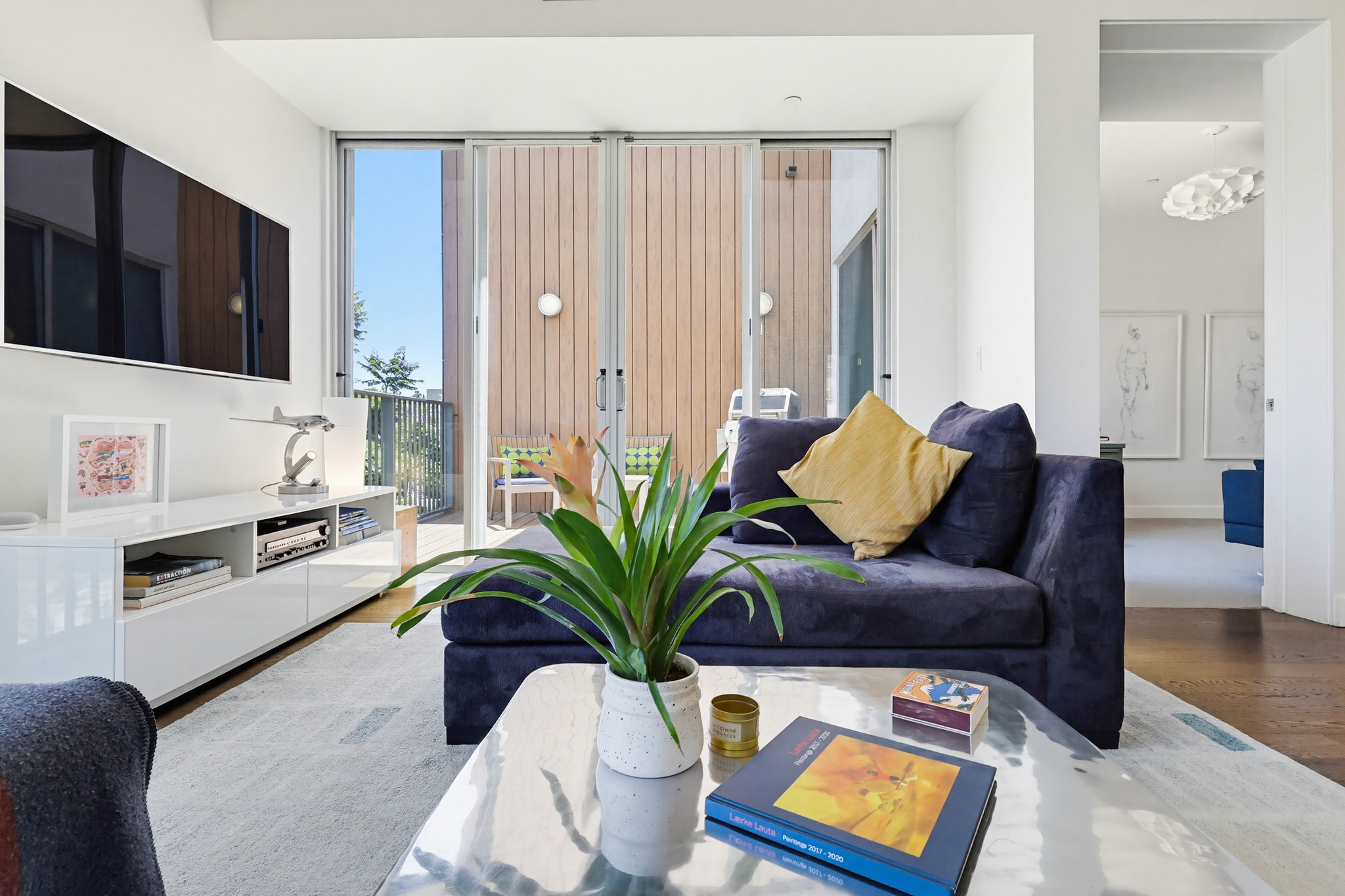 Virtual tour photo 8 of 54 for 855 Croft Ave #302