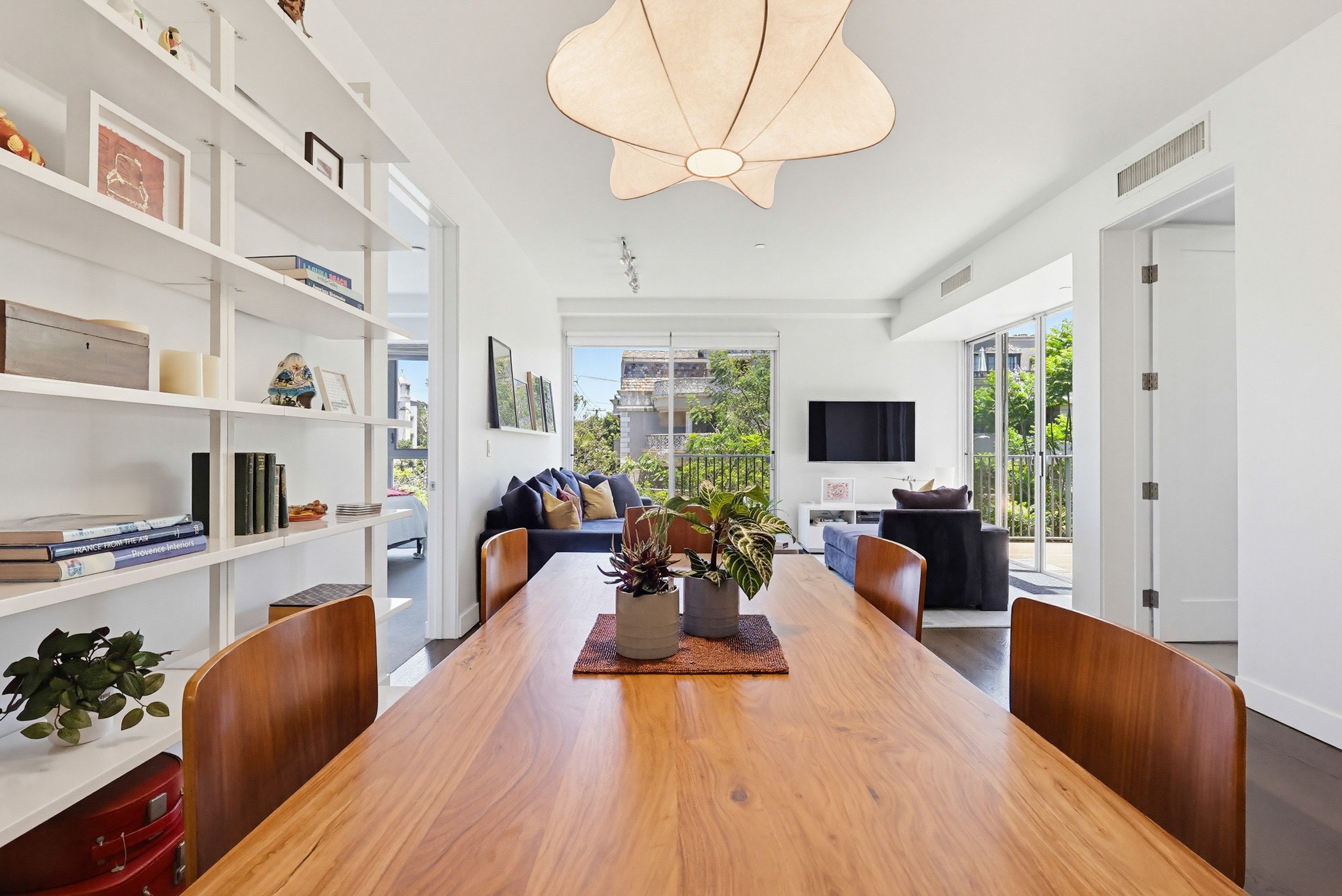 Virtual tour photo 17 of 54 for 855 Croft Ave #302