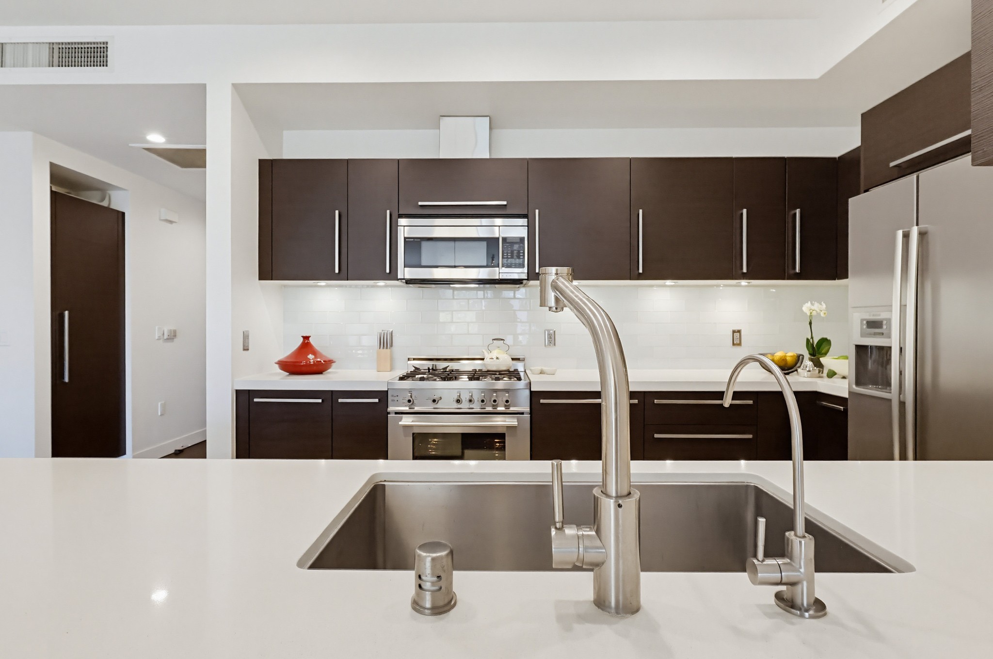 Virtual tour photo 10 of 54 for 855 Croft Ave #302
