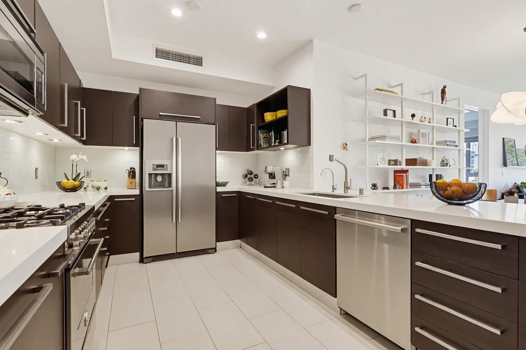 Virtual tour photo 16 of 54 for 855 Croft Ave #302
