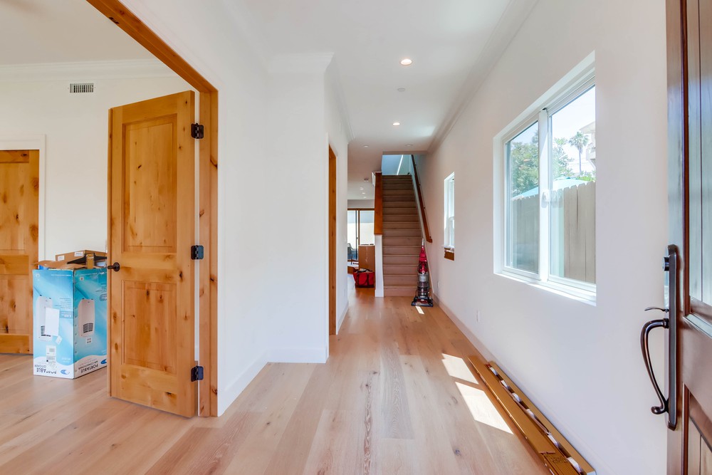Virtual tour photo 5 of 26 for 856 Beryl St