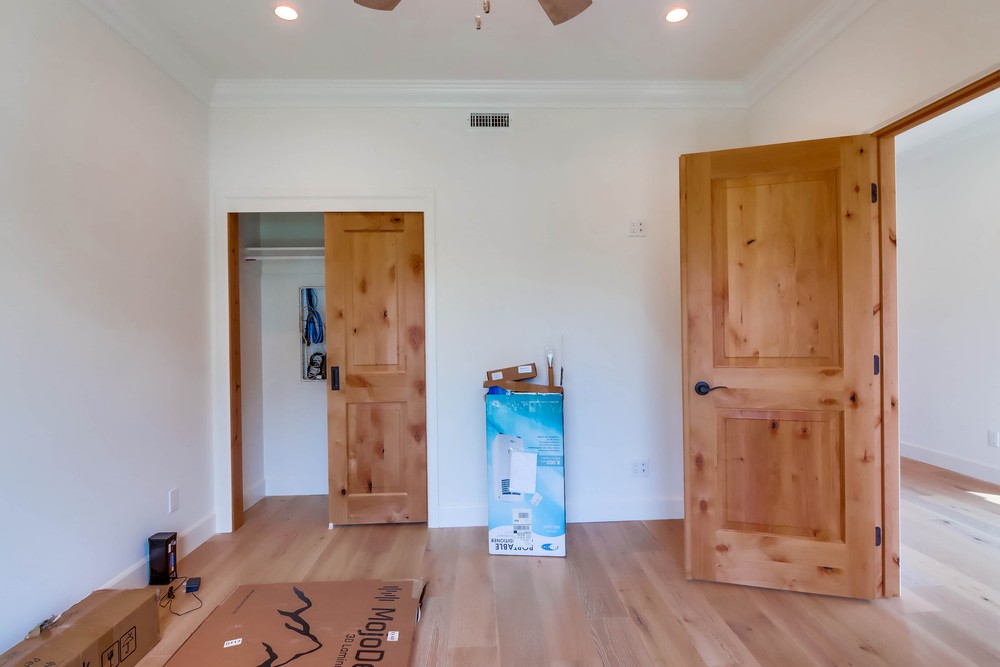 Virtual tour photo 7 of 26 for 856 Beryl St