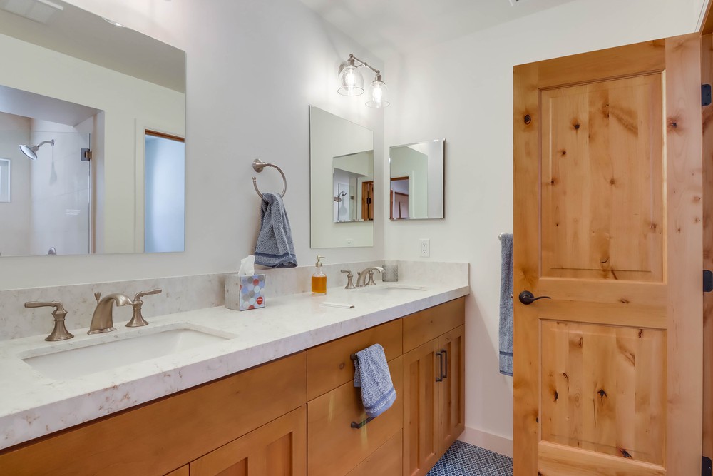 Virtual tour photo 16 of 26 for 856 Beryl St