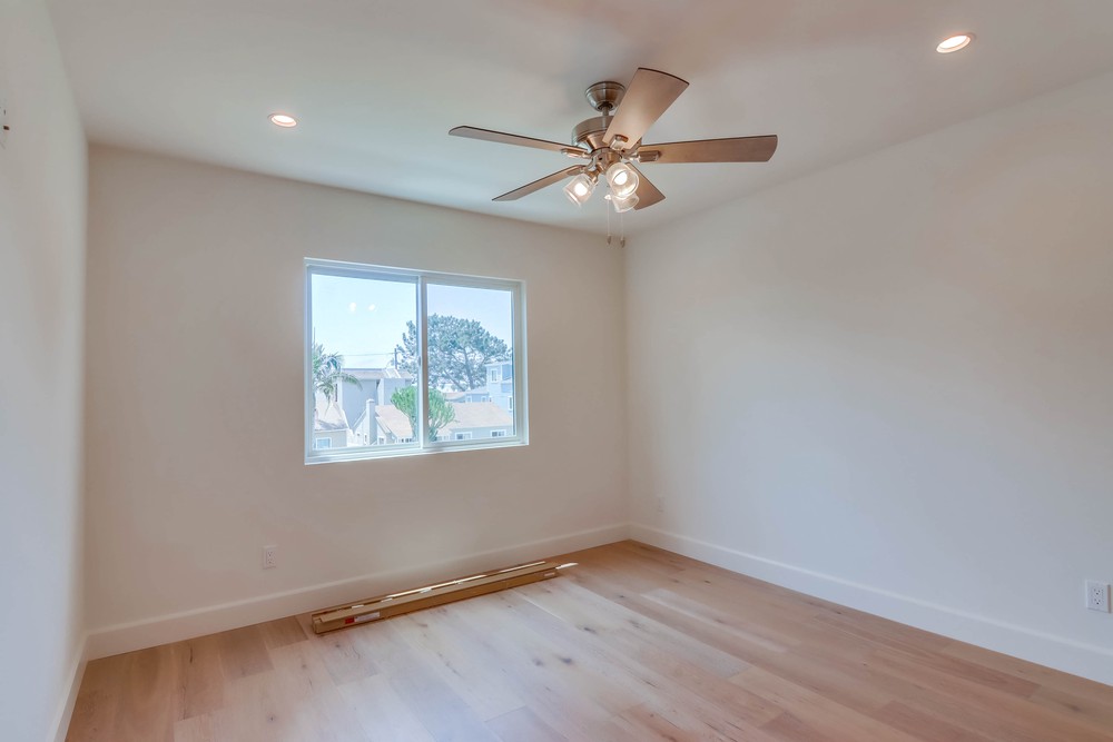 Virtual tour photo 20 of 26 for 856 Beryl St