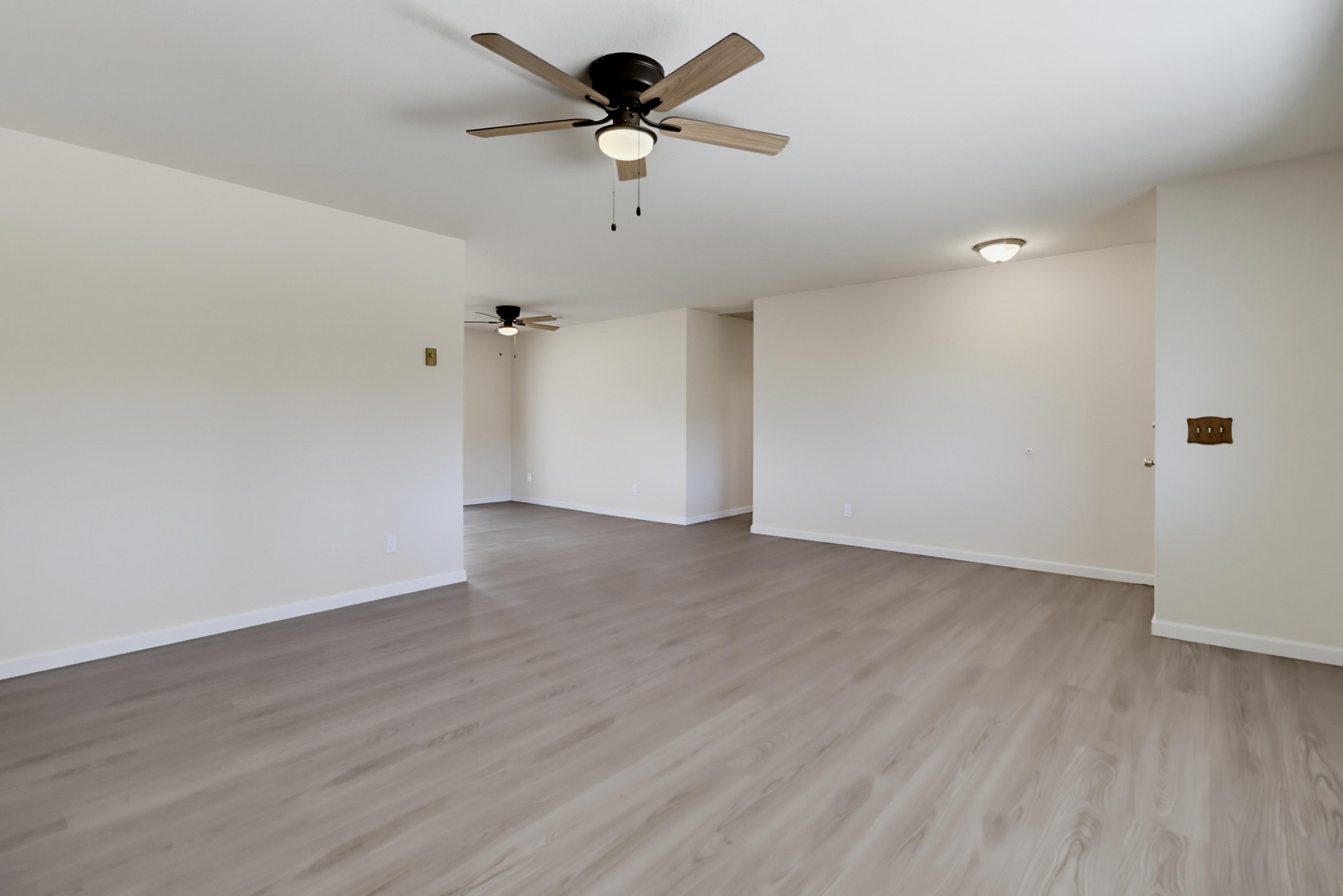 Virtual tour photo 20 of 59 for 8560 1/2 Winter Gdns Blvd