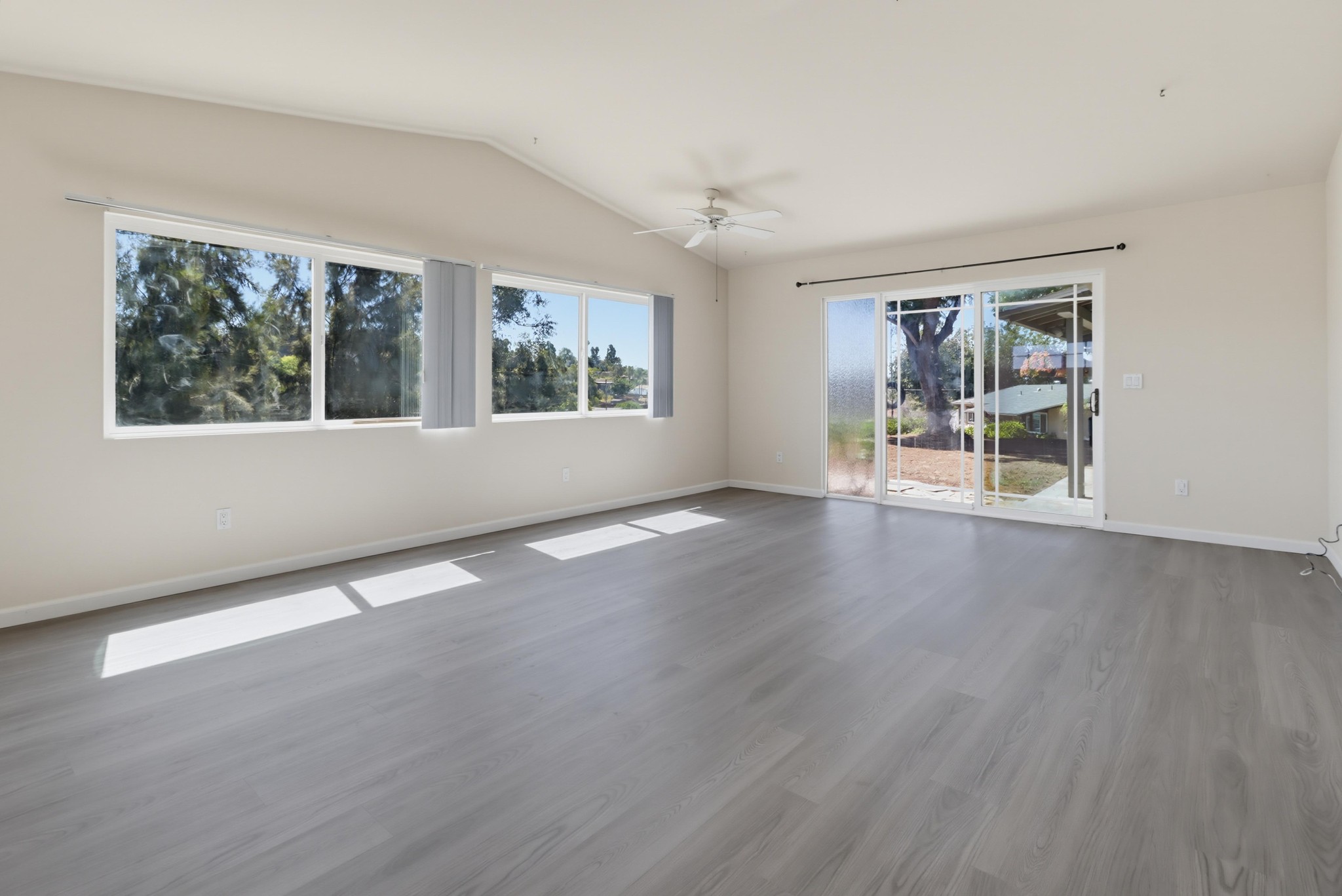 Virtual tour photo 32 of 59 for 8560 1/2 Winter Gdns Blvd