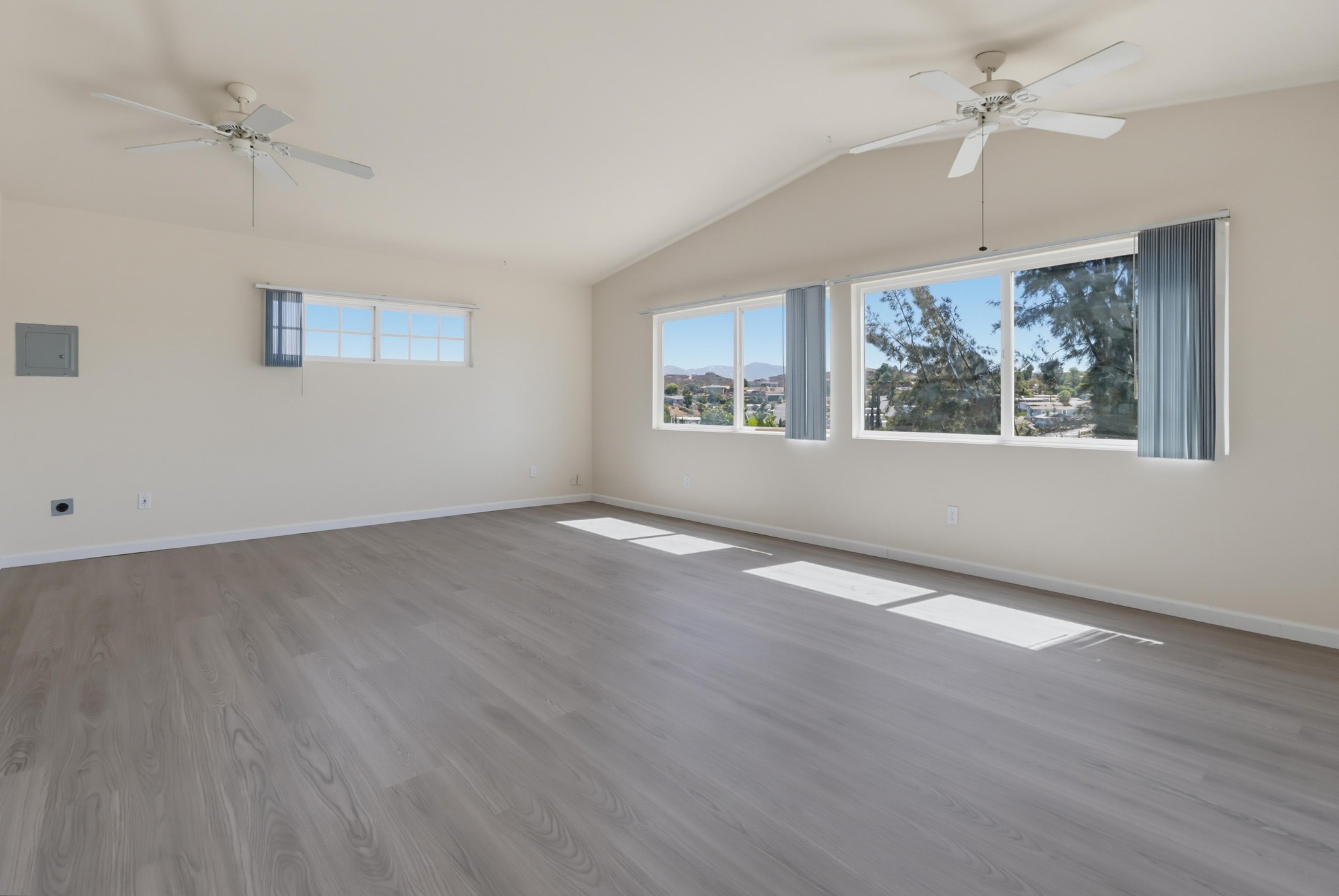 Virtual tour photo 33 of 59 for 8560 1/2 Winter Gdns Blvd