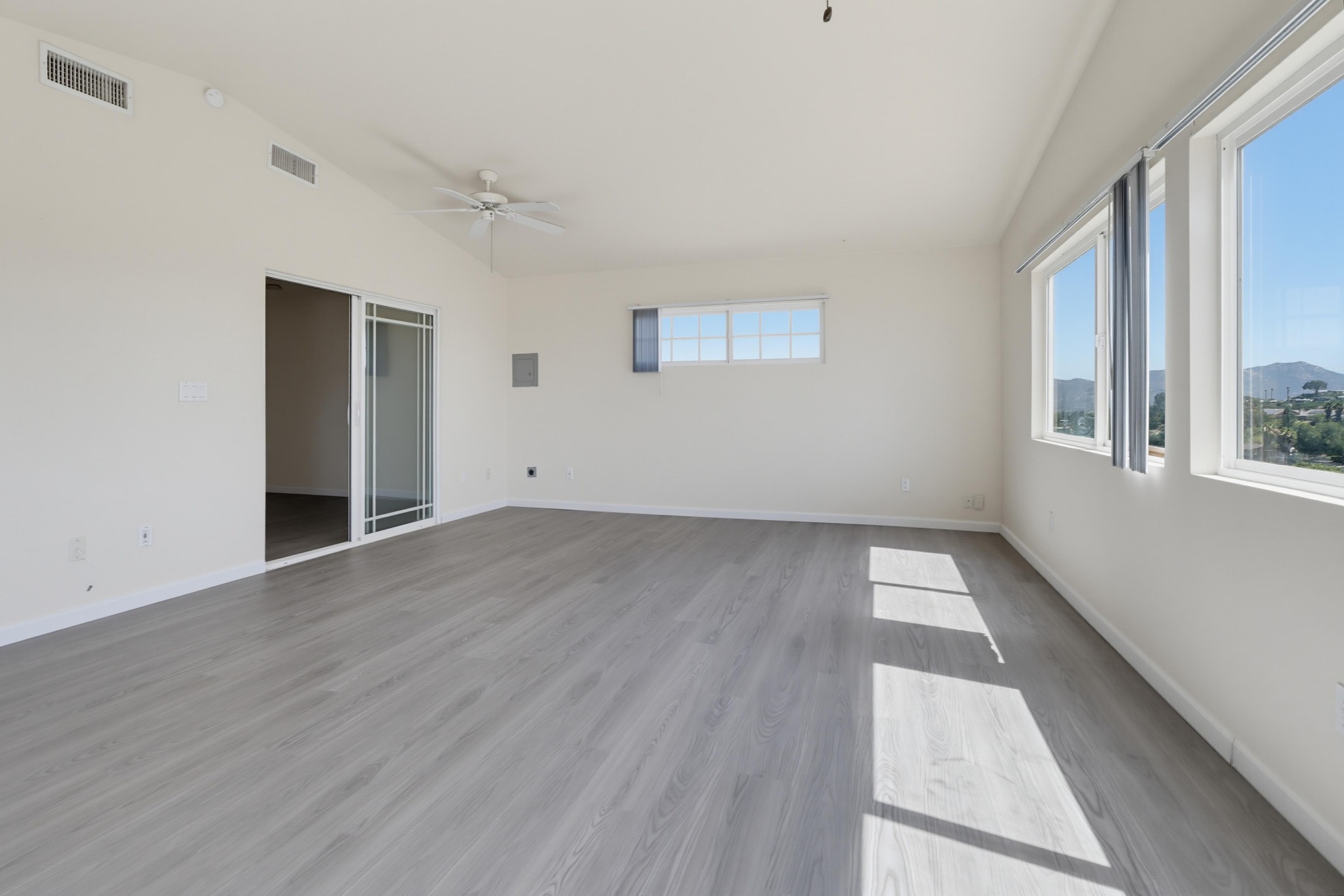 Virtual tour photo 34 of 59 for 8560 1/2 Winter Gdns Blvd