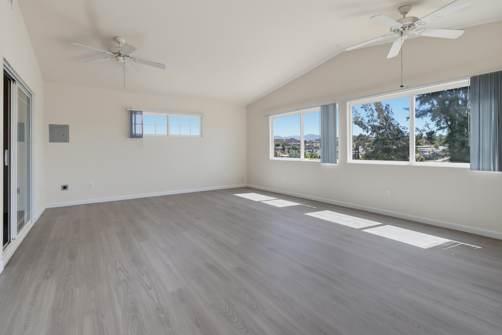 Virtual tour photo 35 of 59 for 8560 1/2 Winter Gdns Blvd
