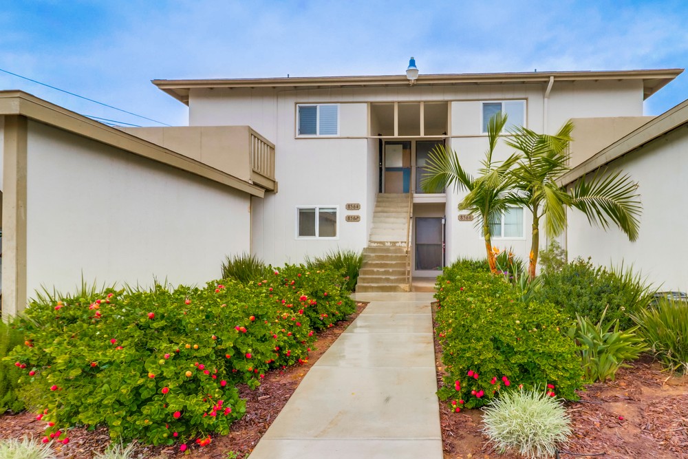 Virtual tour photo 4 of 38 for 8562 Hurlbut St.