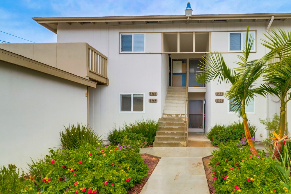 Virtual tour photo 5 of 38 for 8562 Hurlbut St.