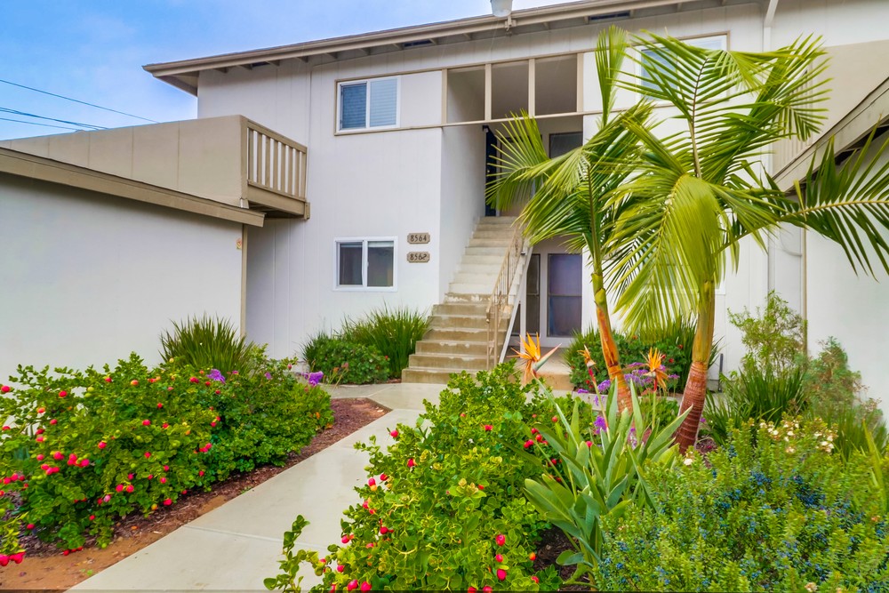Virtual tour photo 6 of 38 for 8562 Hurlbut St.