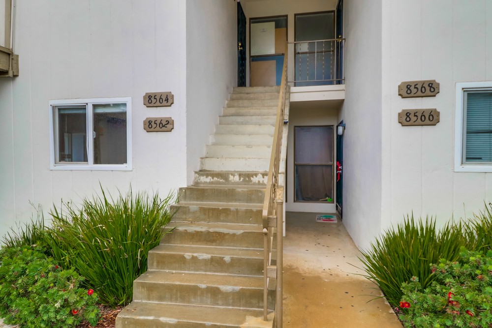 Virtual tour photo 7 of 38 for 8562 Hurlbut St.