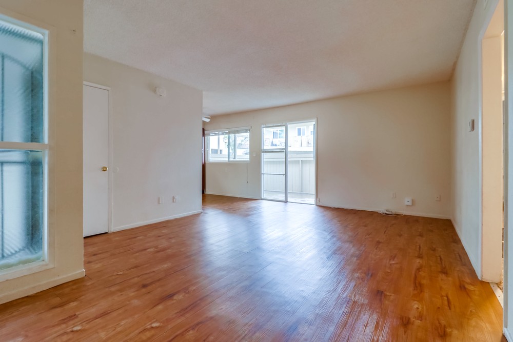Virtual tour photo 9 of 38 for 8562 Hurlbut St.