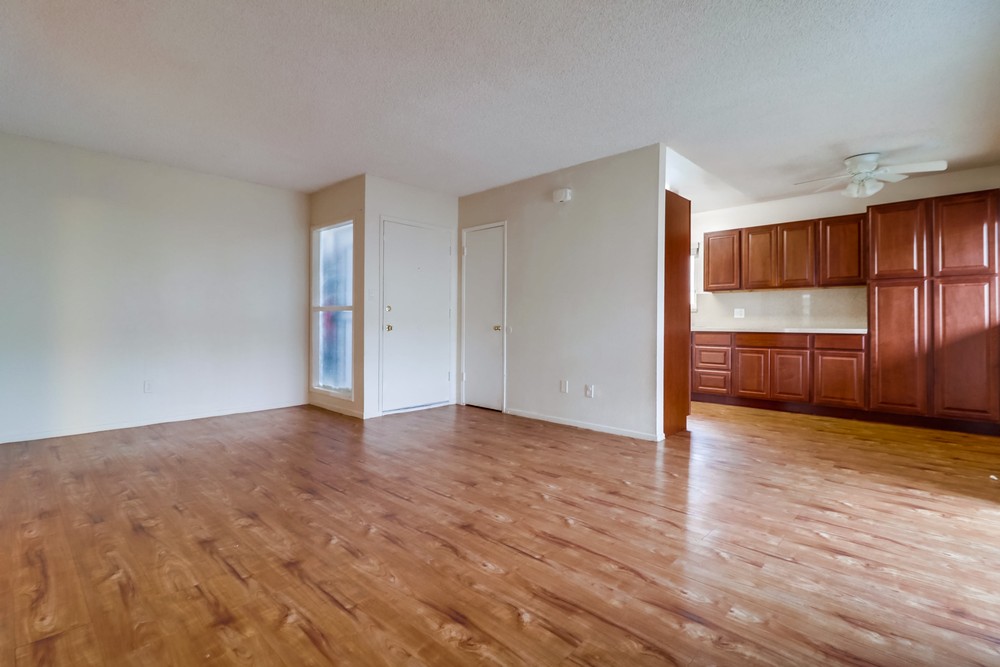 Virtual tour photo 10 of 38 for 8562 Hurlbut St.