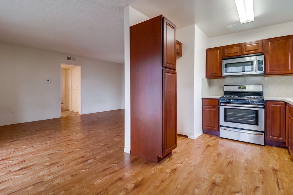 Virtual tour photo 17 of 38 for 8562 Hurlbut St.