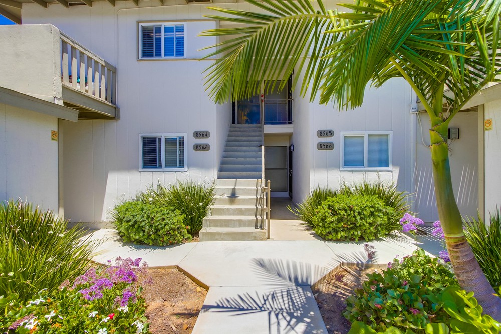 Virtual tour photo 6 of 46 for 8566 Hurlbut St