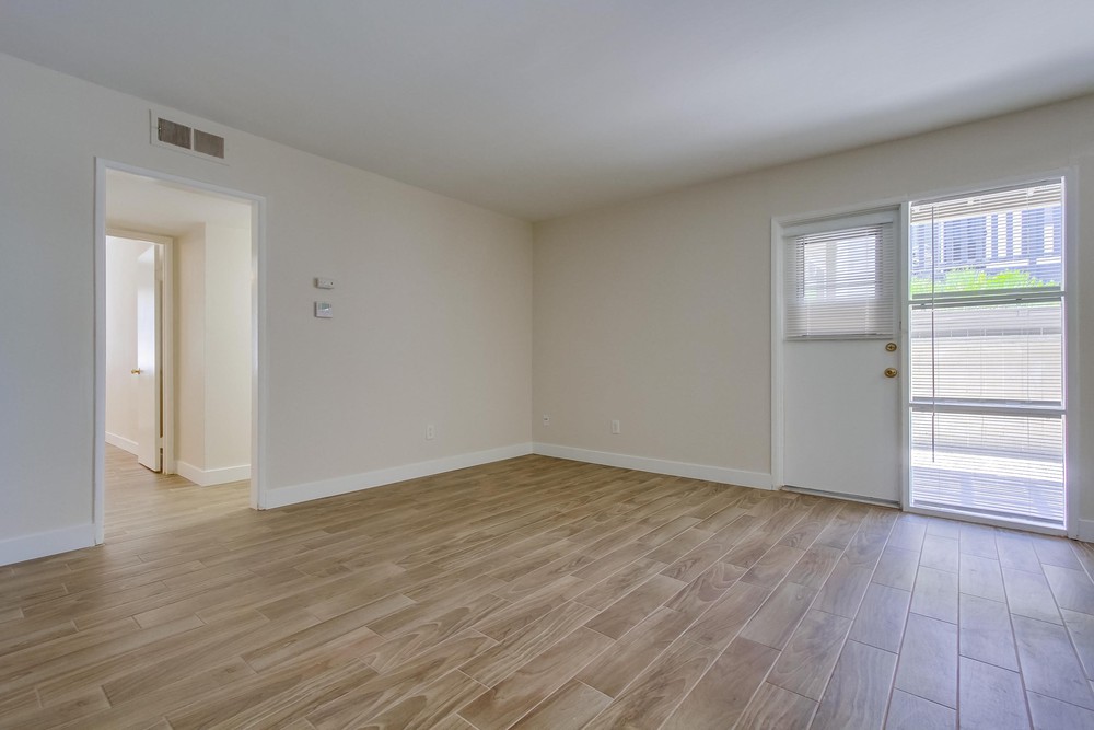 Virtual tour photo 9 of 46 for 8566 Hurlbut St