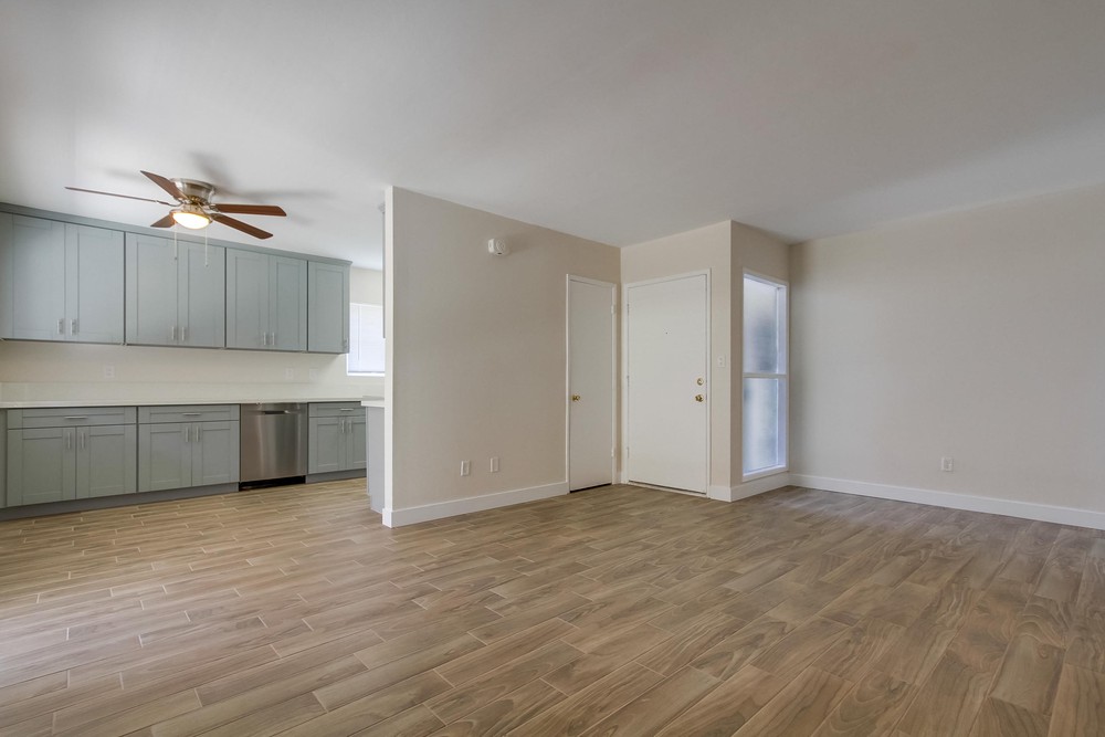 Virtual tour photo 12 of 46 for 8566 Hurlbut St