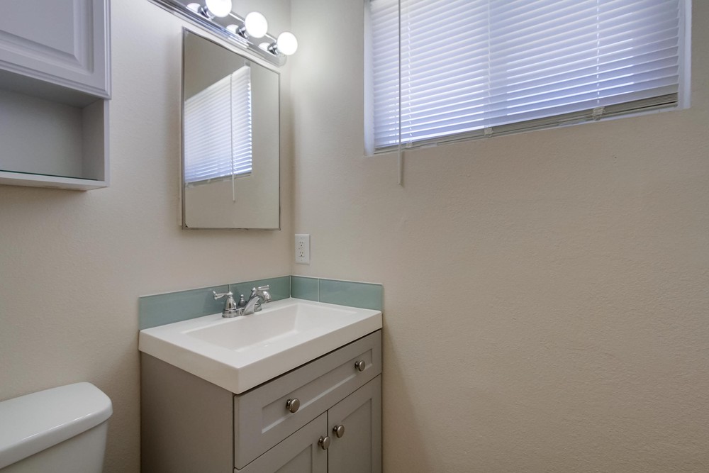 Virtual tour photo 31 of 46 for 8566 Hurlbut St