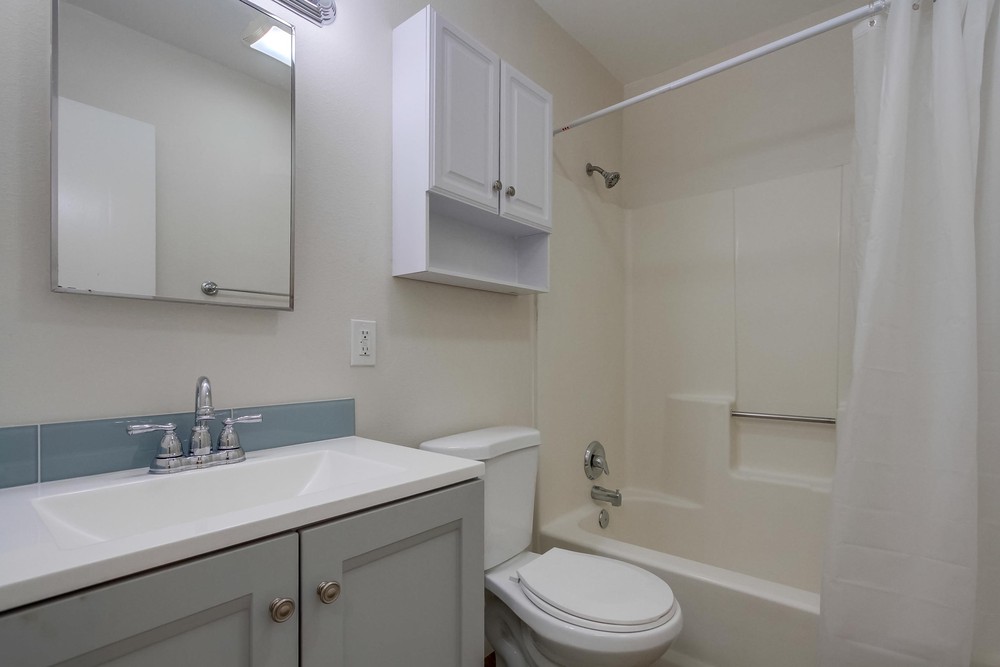 Virtual tour photo 39 of 46 for 8566 Hurlbut St