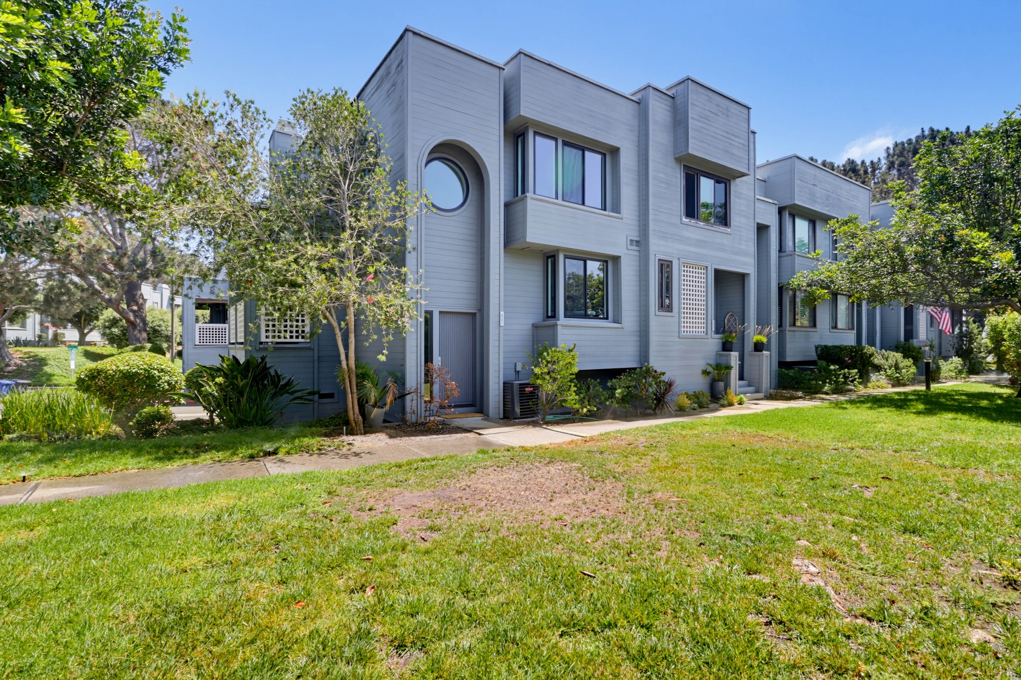 Virtual tour photo 1 of 52 for 857 America Way