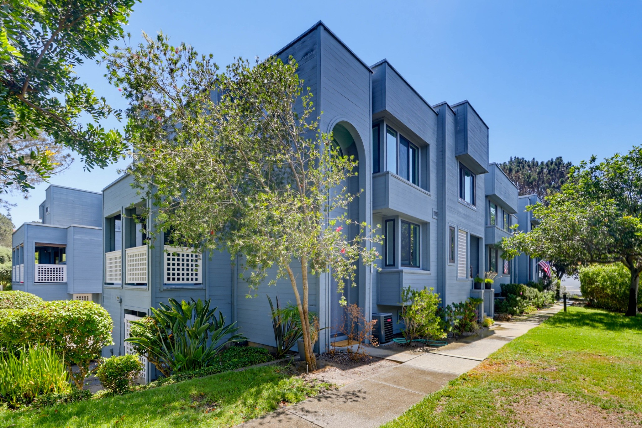 Virtual tour photo 3 of 52 for 857 America Way