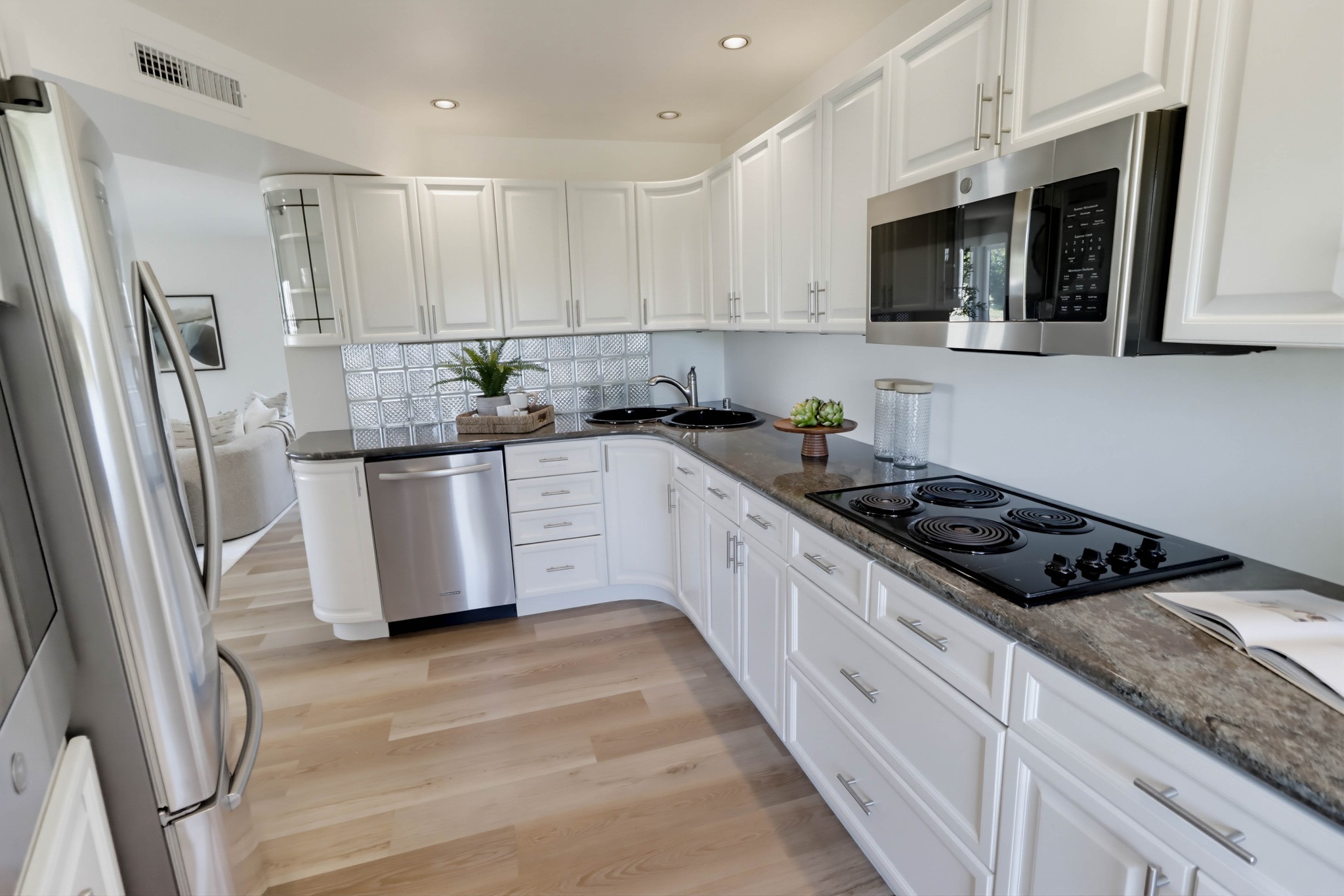 Virtual tour photo 25 of 52 for 857 America Way
