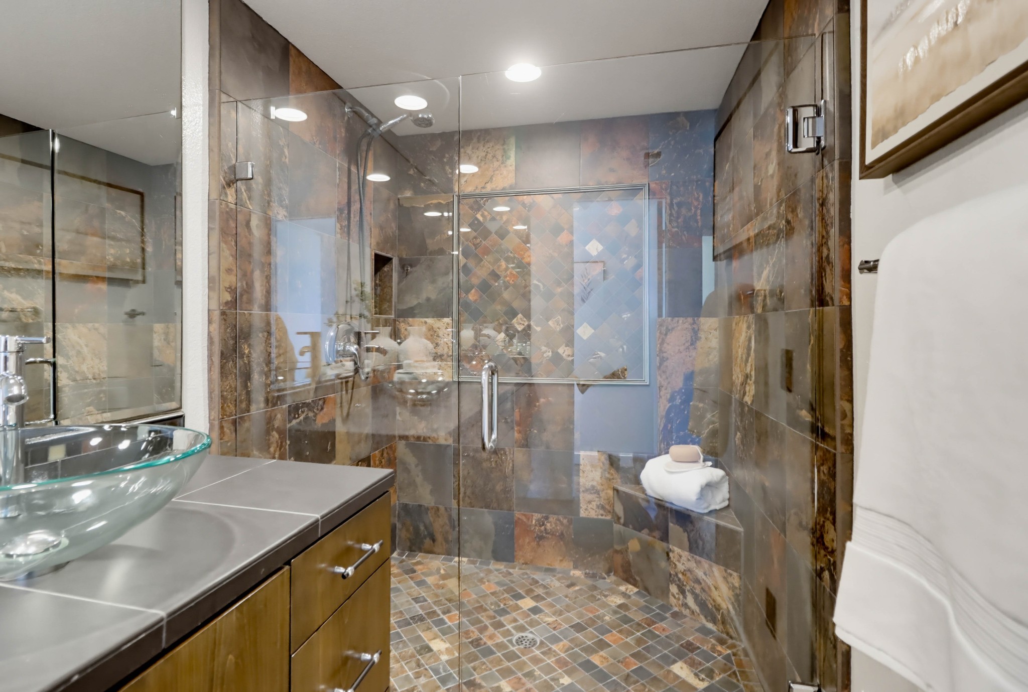 Virtual tour photo 46 of 52 for 857 America Way